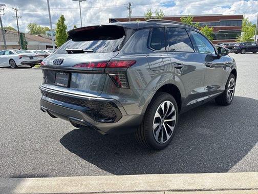 Daytona Gray Pearl Effect 2026 Audi Q3 TFSI quattro S tronic