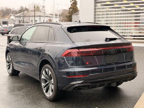 2025 Audi Q8 55 Premium Plus