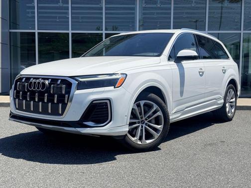 Carrara White 2025 Audi Q7 55 Premium Plus