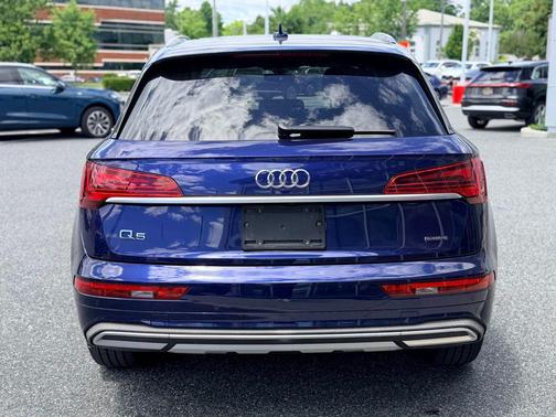 Navarra Blue Metallic 2021 Audi Q5 45 Premium