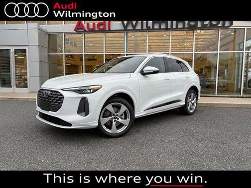 Glacier White Metallic 2025 Audi Q5 Premium Plus TFSI quattro S tronic