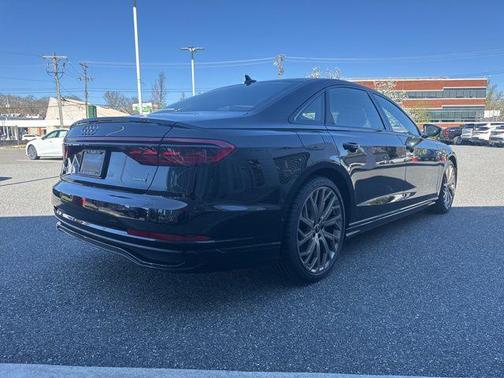 sebring black crystal effect 2026 Audi A8 55 TFSI quattro Tiptronic
