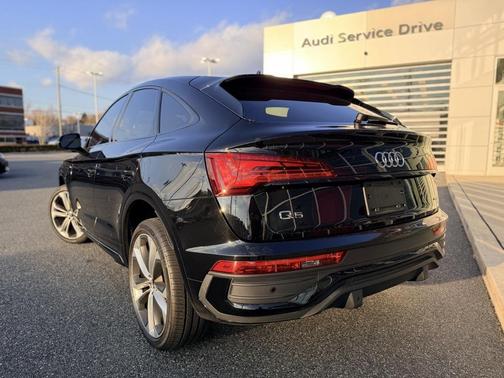 2023 Audi Q5 45 S line Premium Plus