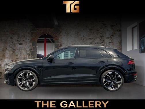 Mythos Black Metallic 2024 Audi RS Q8 4.0T