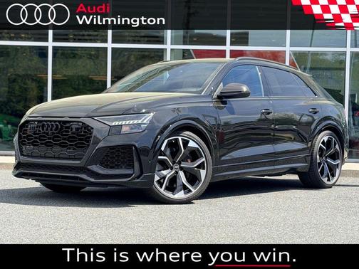 Mythos Black Metallic 2024 Audi RS Q8 4.0T