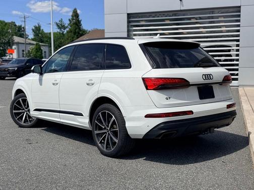 Carrara White 2025 Audi Q7 45 Premium Plus