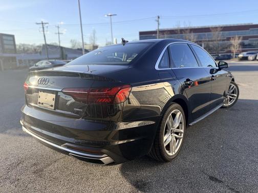 2022 Audi A4 45 S line Premium Plus