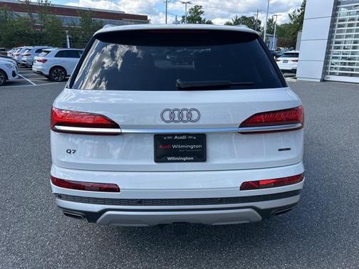 2025 Audi Q7 55 Premium Plus