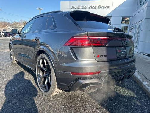 daytona gray pearl effect 2026 Audi RS Q8 4.0T