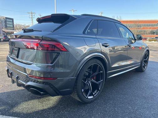 daytona gray pearl effect 2026 Audi RS Q8 4.0T