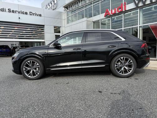 Mythos Black Metallic 2026 Audi Q8 55 Premium Plus