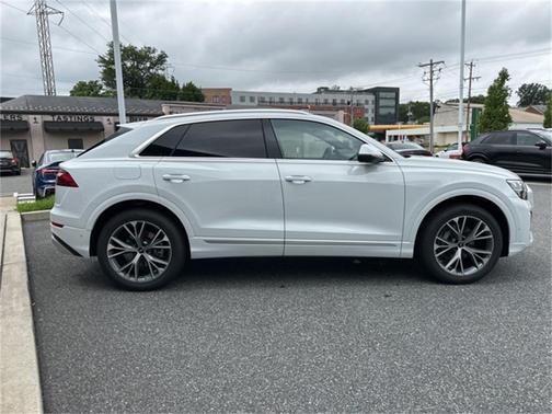 2025 Audi Q8 55 Premium Plus