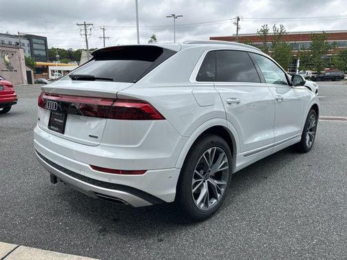 2025 Audi Q8 55 Premium Plus