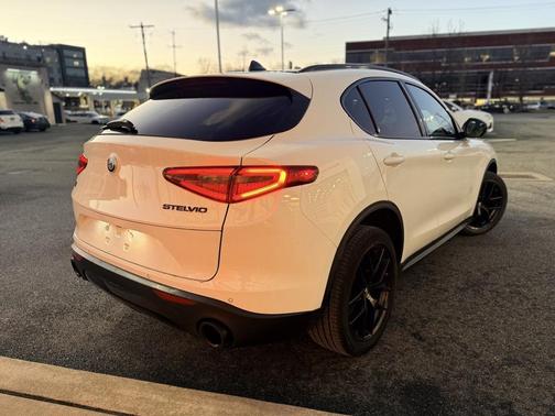 2019 Alfa Romeo Stelvio Ti Sport