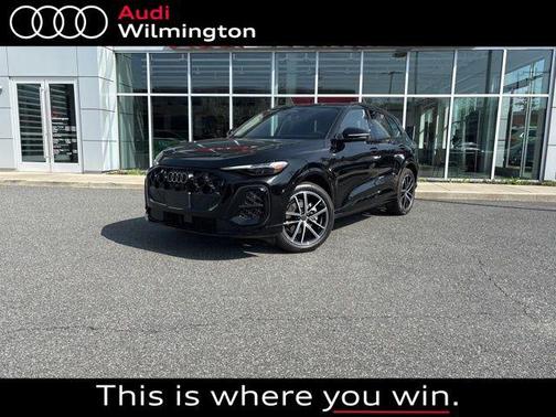 Mythos Black Metallic 2026 Audi Q5 2.0T Technik