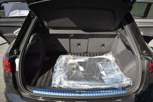 2024 Audi Q3 Premium 45 TFSI S line quattro Tiptronic