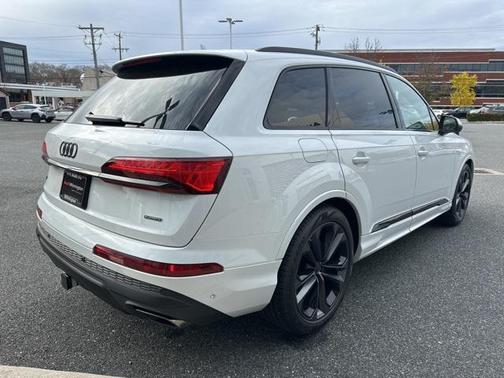 2026 Audi Q7 55 Premium Plus