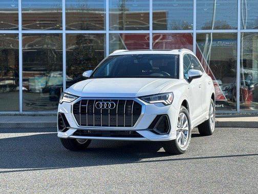 2024 Audi Q3 Premium 45 TFSI S line quattro Tiptronic