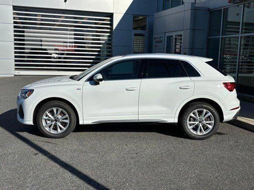 2024 Audi Q3 Premium 45 TFSI S line quattro Tiptronic
