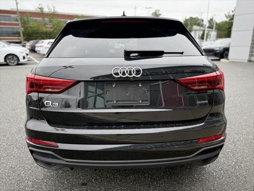 2024 Audi Q3 Premium 45 TFSI S line quattro Tiptronic