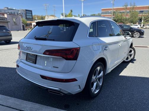 2022 Audi Q5 45 S line Premium Plus