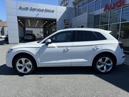 2022 Audi Q5 45 S line Premium Plus