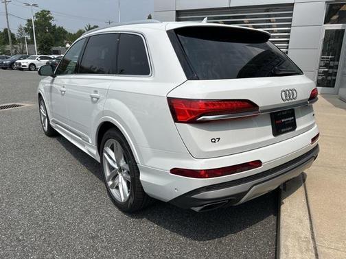 2025 Audi Q7 55 Premium Plus