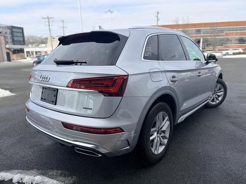 2023 Audi Q5 45 S line Premium