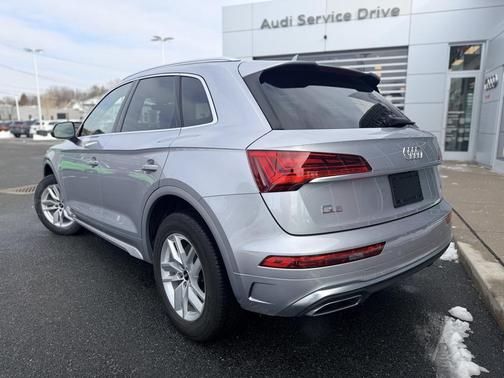 2023 Audi Q5 45 S line Premium