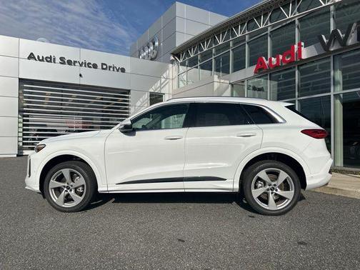 2025 Audi Q5 Premium Plus TFSI quattro S tronic