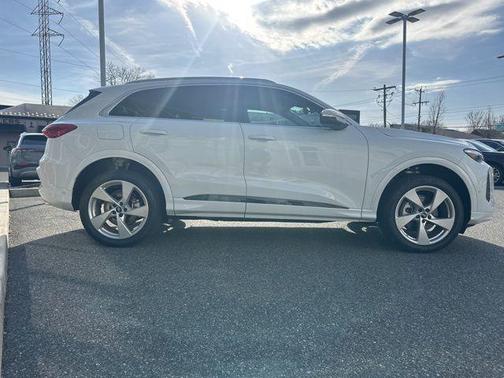 2025 Audi Q5 Premium Plus TFSI quattro S tronic