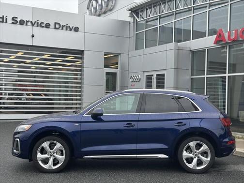 2022 Audi Q5 45 S line Premium Plus