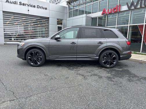 Samurai Gray Metallic 2026 Audi Q7 55 Premium Plus