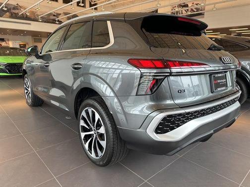 Daytona Gray Pearl Effect 2026 Audi Q3 TFSI quattro S tronic