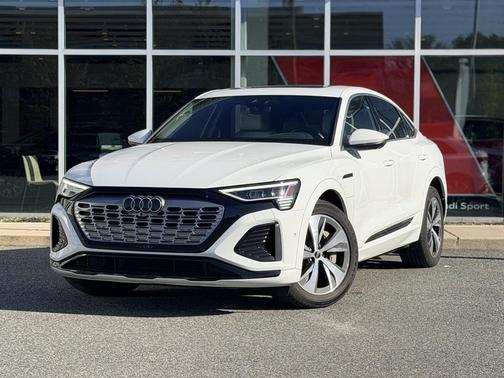 2024 Audi Q8 e-tron Premium Plus