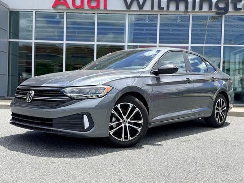 Platinum Gray Metallic 2024 Volkswagen Jetta 1.5T Sport