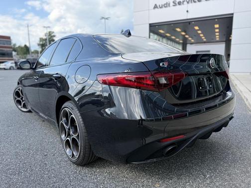 2023 Alfa Romeo Giulia Veloce AWD