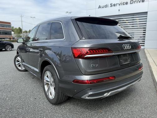 2023 Audi Q7 55 Premium Plus