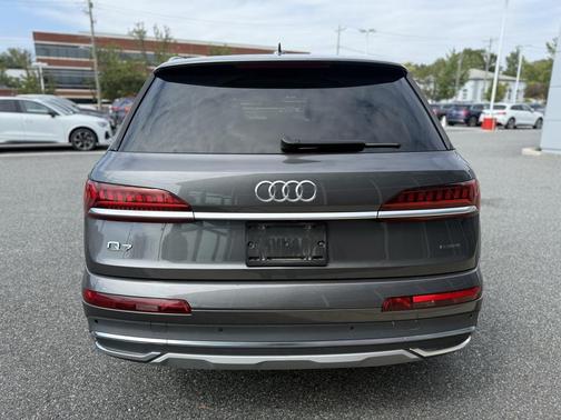 2023 Audi Q7 55 Premium Plus