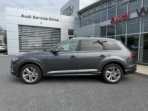 2023 Audi Q7 55 Premium Plus