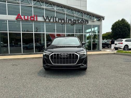 Mythos Black Metallic 2022 Audi Q3 45 S line Premium Plus