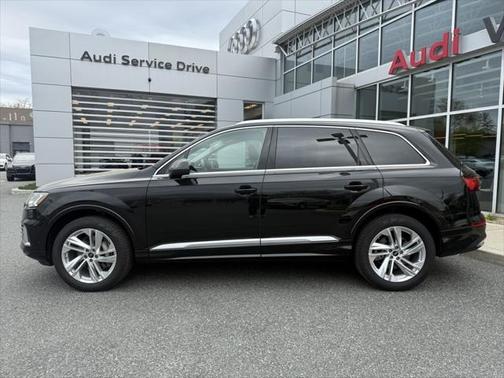 2024 Audi Q7 55 Premium Plus