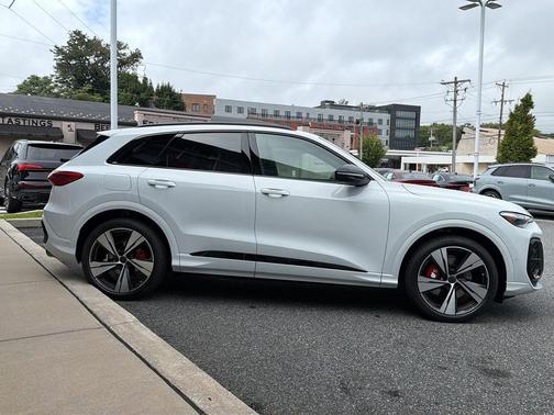 Glacier White Metallic 2026 Audi SQ5 3.0T Premium Plus