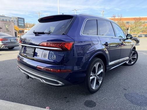 2024 Audi Q7 55 Premium Plus