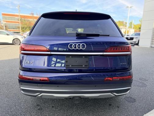 2024 Audi Q7 55 Premium Plus