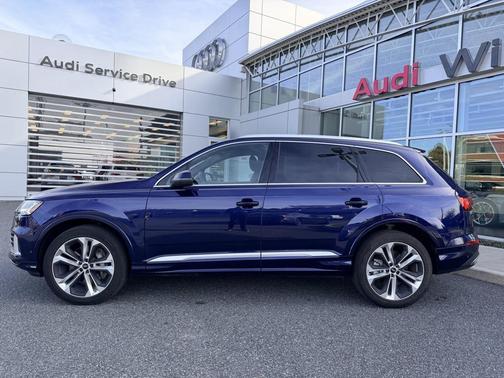 2024 Audi Q7 55 Premium Plus