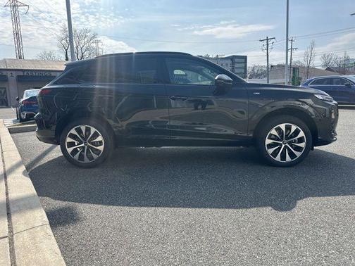 Mythos Black Metallic 2026 Audi Q3 TFSI quattro S tronic