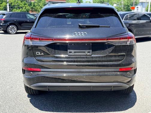 Mythos Black Metallic 2023 Audi Q4 e-tron Premium Plus 50 quattro