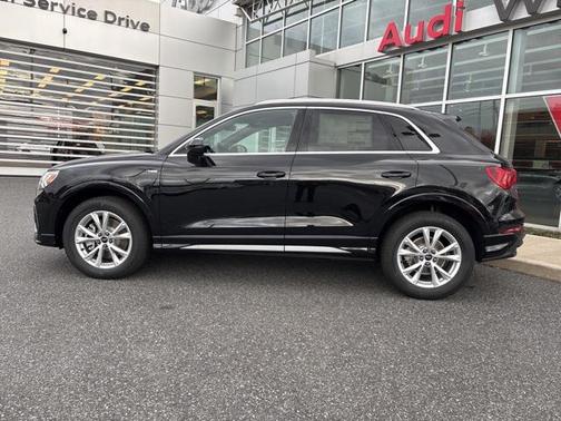 2025 Audi Q3 Premium 45 TFSI S line quattro Tiptronic