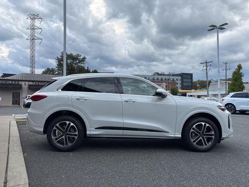 2025 Audi Q5 Premium